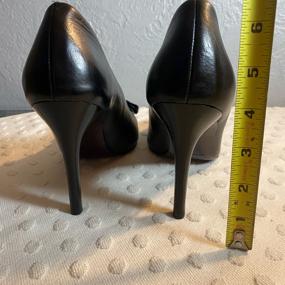 BROOKS BROTHERS Black Leather Spectator Pumps with Patent Leather Toe - Picture 12 of 16